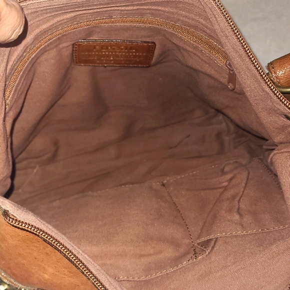 Fossil Crossbody with Studded Flowers - Picture 5 of 12